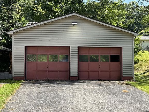 2nd image of 254 Lagrange St