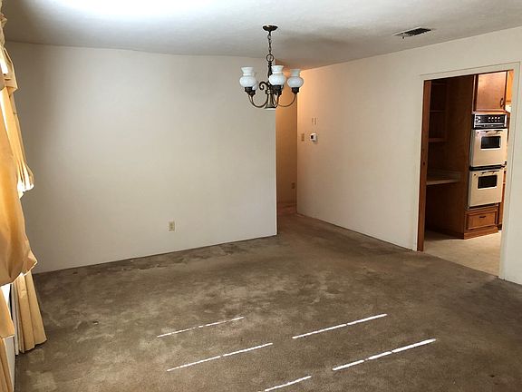 5th image of 2912 Lake Forest Dr