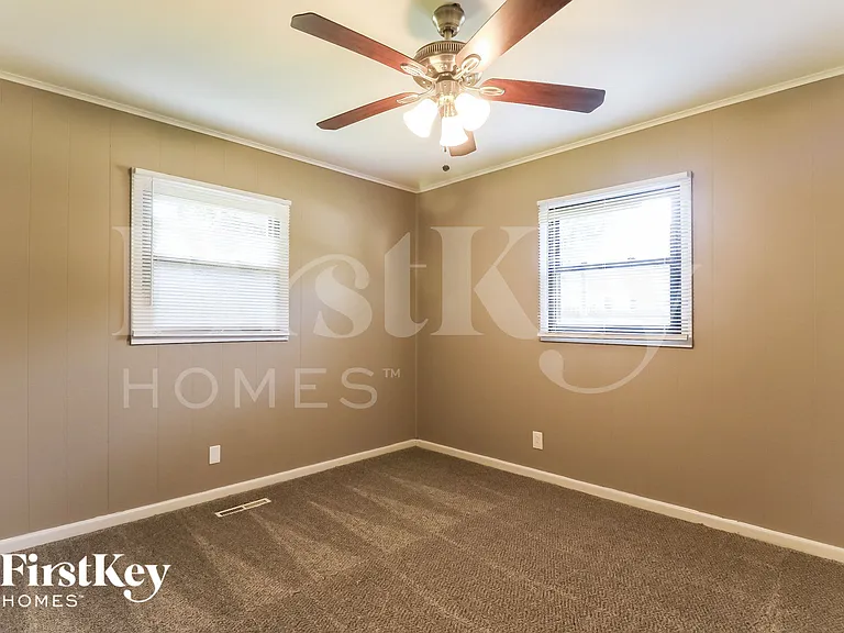67 Austin Ave — Photo 8
