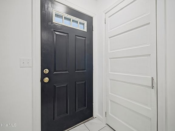 5th image of 105 Binnacle Court