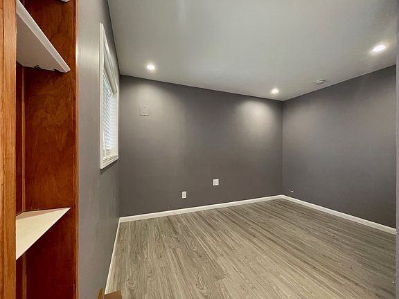 3rd image of 224 Longford Dr