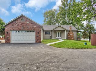 16 Brookwood Dr, Collinsville, IL 62234