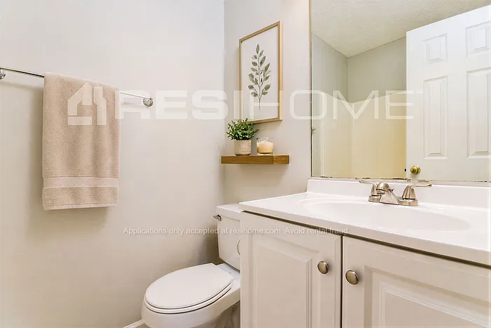 215 N Willow Ct — Photo 12