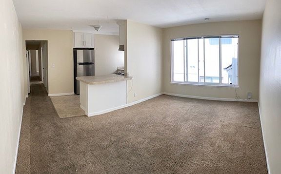 4th image of 211 Stockton Ave #6