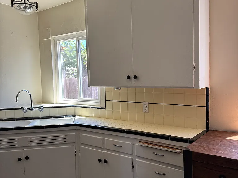 175 W I St #2 — Photo 35