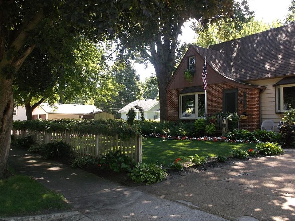 1st image of 239 Hobart St