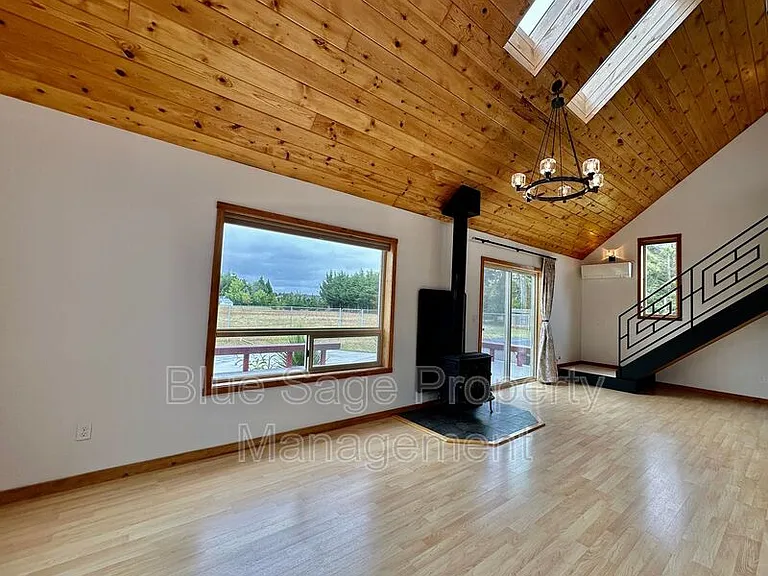 262 Lotzgesell Rd — Photo 4