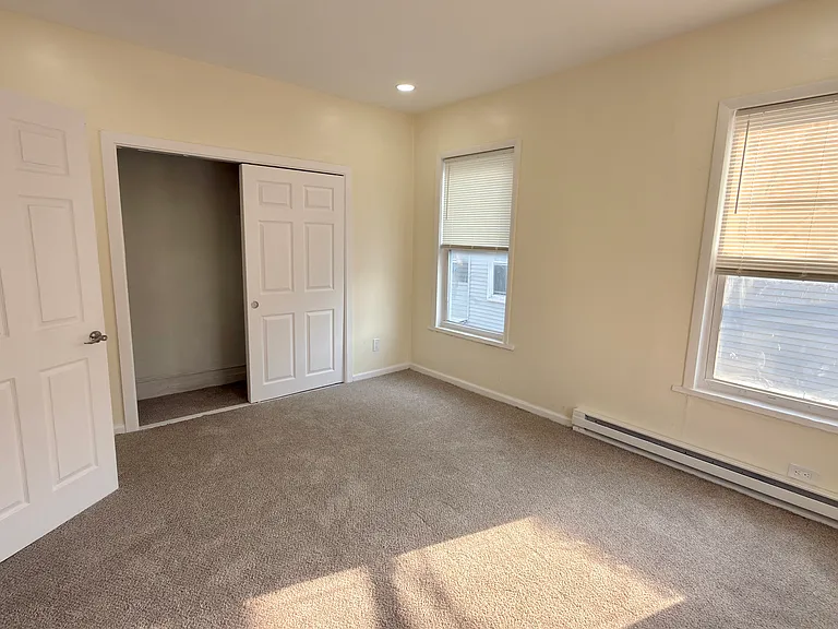 547 N Silk St — Photo 19