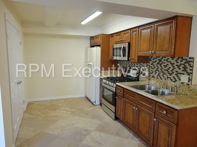 1st image of 27524 Label Ave