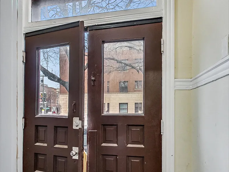 3554 N Wilton Ave #1 — Photo 3