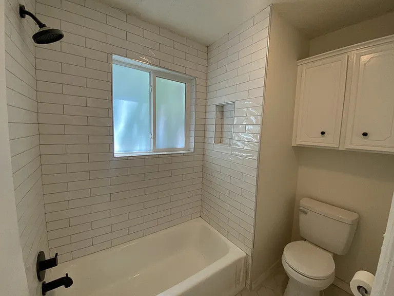 900 W Madison St — Photo 14