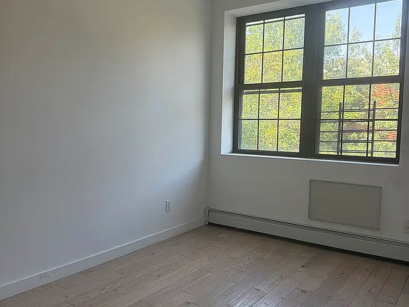 4th image of 66 E 127th St #4