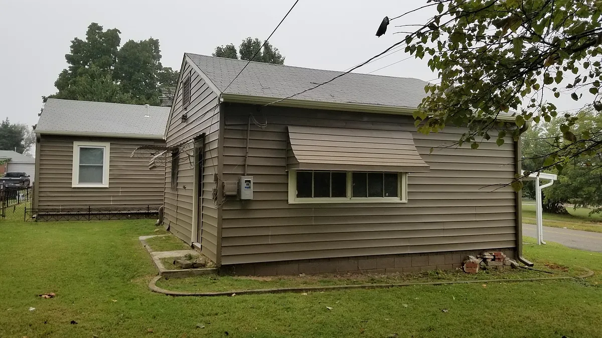 Building Photo - 1233 N Phoenix Ave