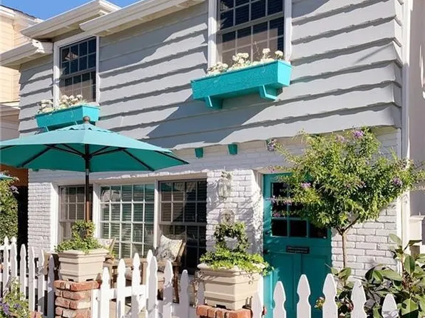 114 Emerald Ave, Newport Beach, CA 92662