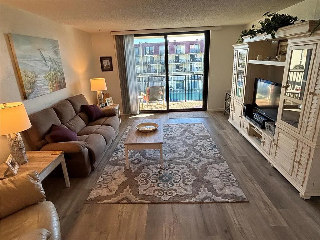 Building Photo - 1437 N Atlantic Ave #408