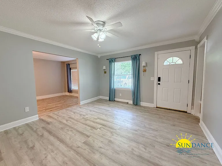 501 Dona Ave — Photo 2