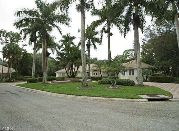 2nd image of 3827 Woodlake Dr