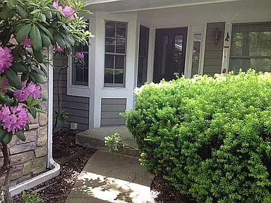 2 bed, 2.5 bath, 2010 sqft, $3,650 — Photo 2