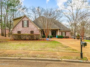 112 Silvertree Xing, Madison, MS 39110