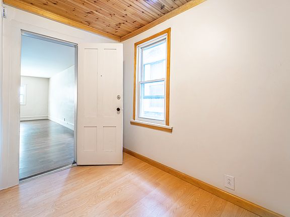5th image of 75 Diem St