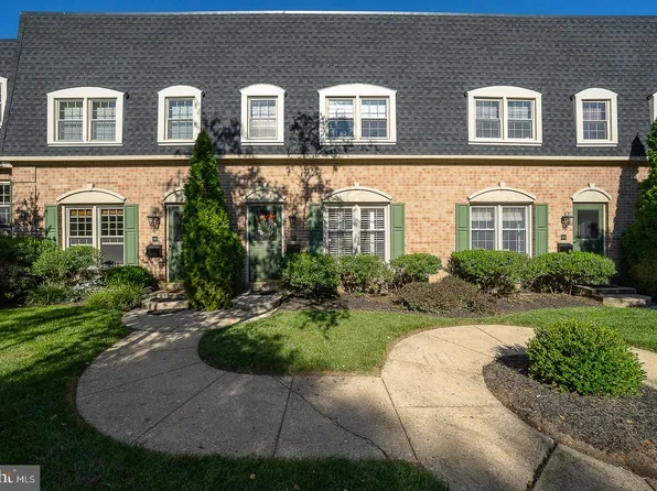 207 Bloomingdale Ave #8B, Wayne, PA 19087
