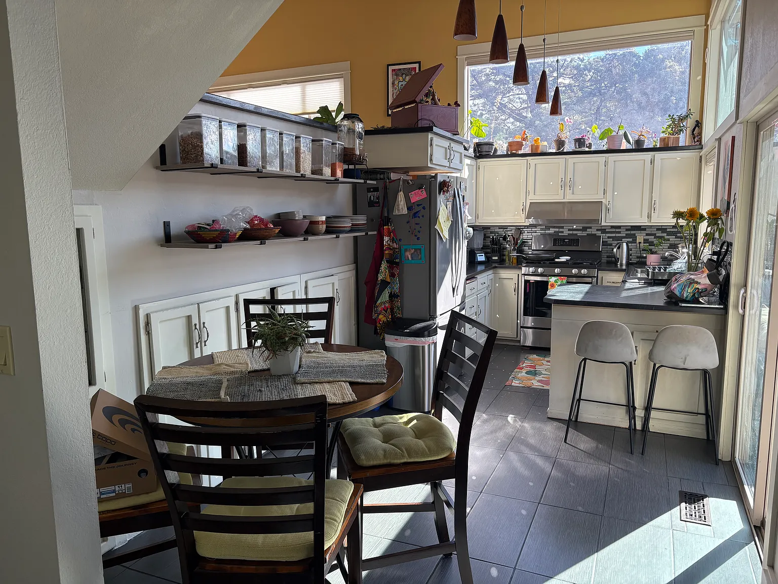 3 bed, 1320 sqft, $3,500 — Photo 4