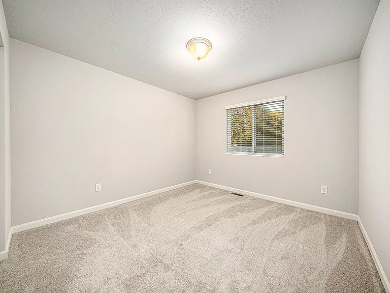 1027 Maple Ave — Photo 10