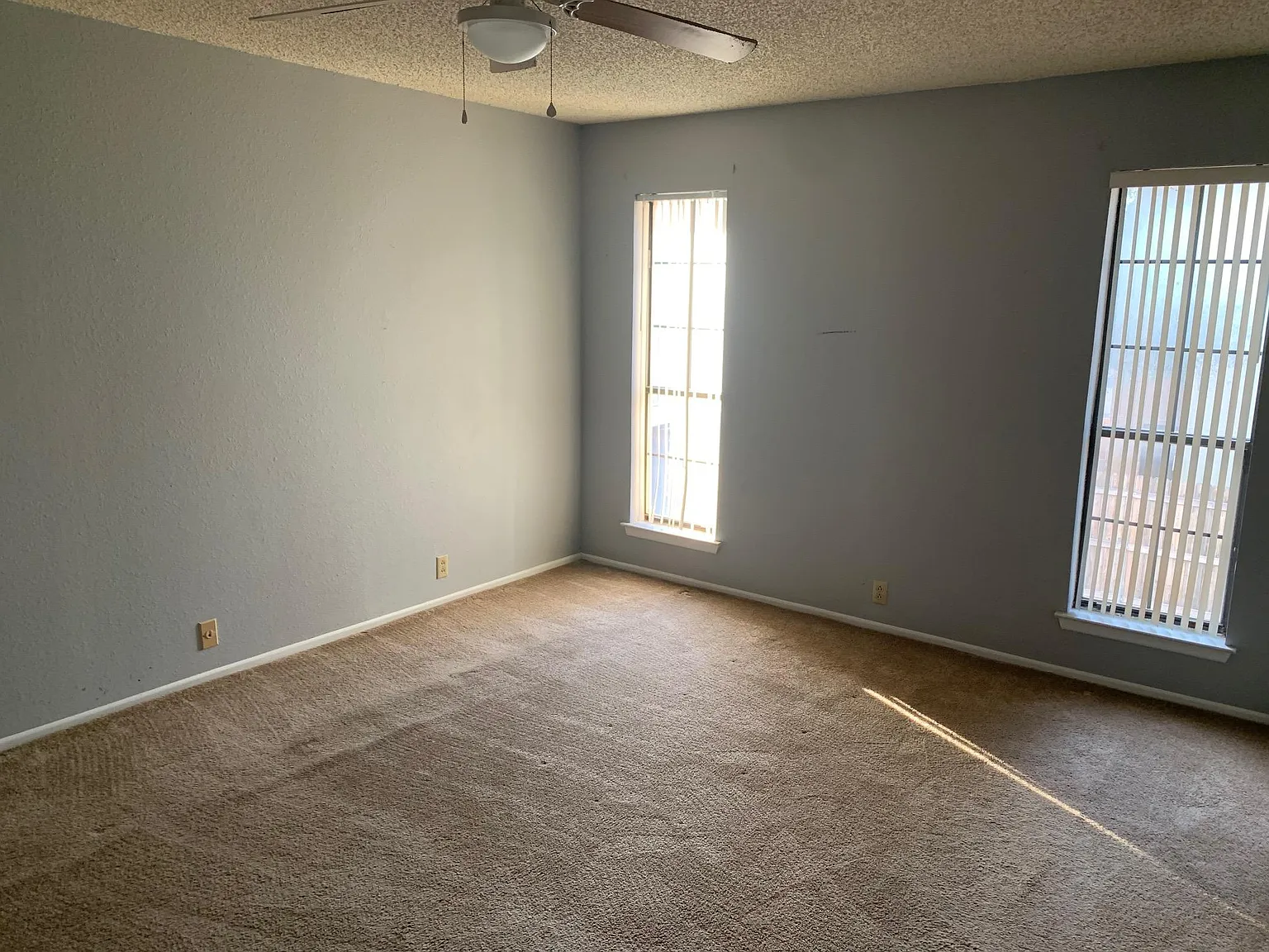 3 bed, 2.5 bath, 1600 sqft, $2,000 — Photo 3