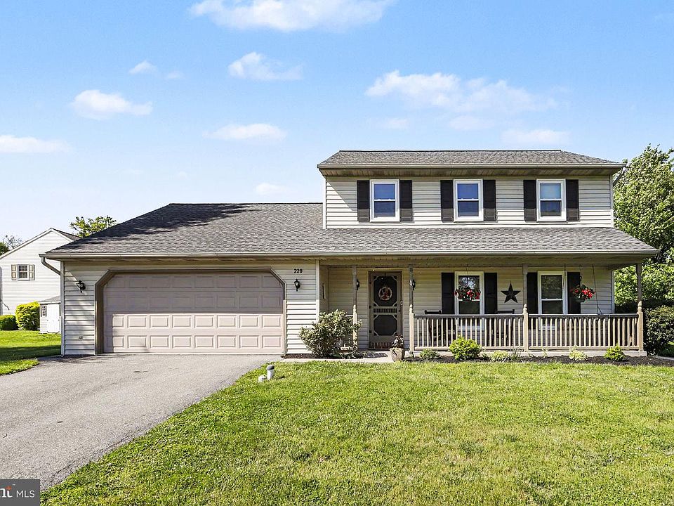 1st image of 228 Cliff Ln