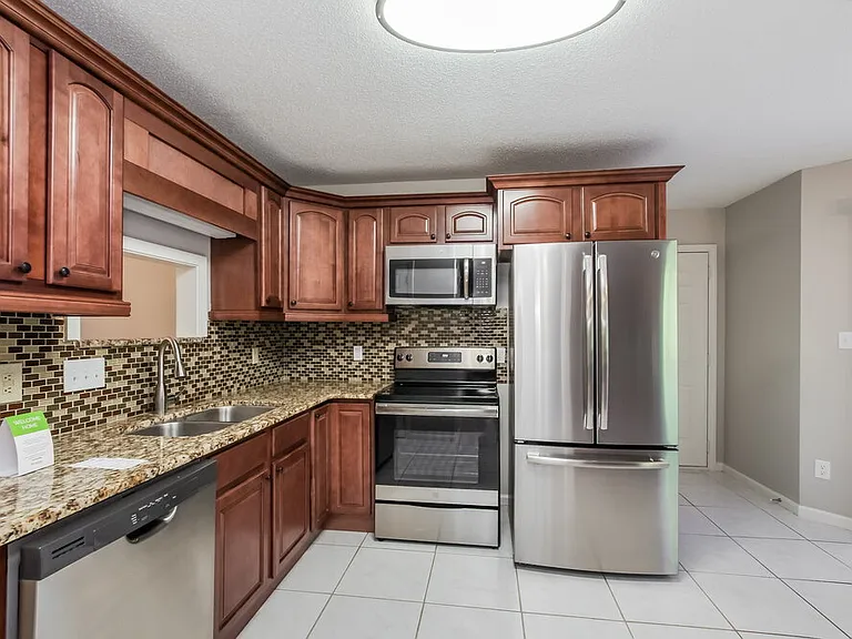 3033 Oakcroft Dr — Photo 9