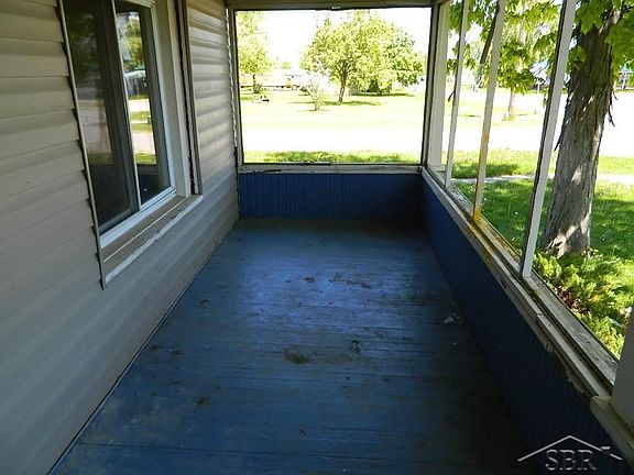 5th image of 102 S Park St