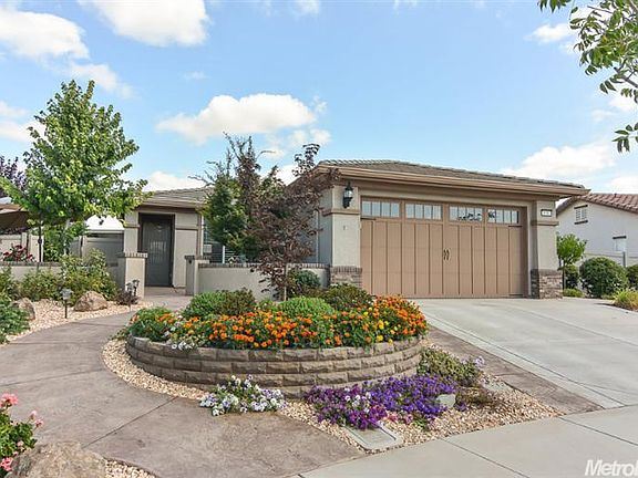 2nd image of 1797 Dogwood Glen Way