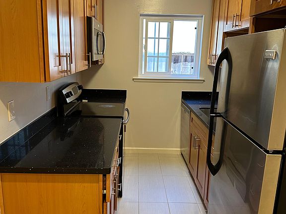 2nd image of 650 Kirkland Dr APT 3