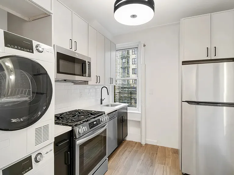 244 W 74th St #9C — Photo 1