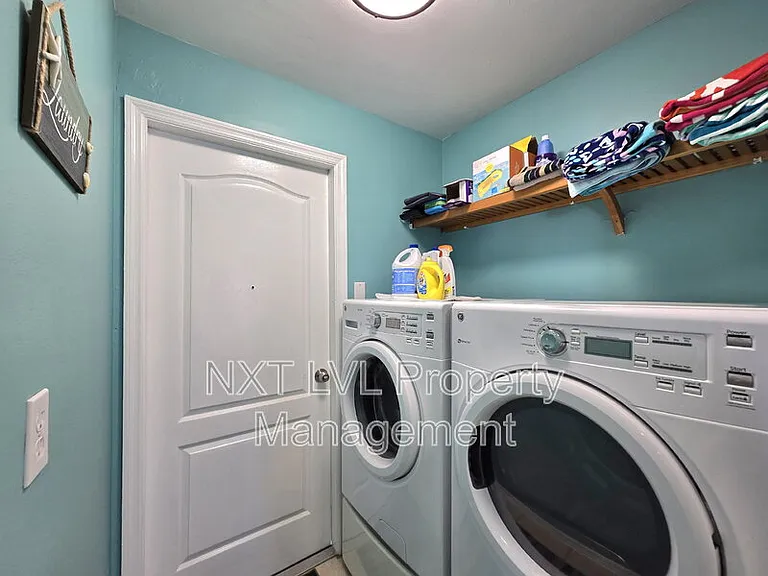 1401 SW Embers Ter — Photo 22