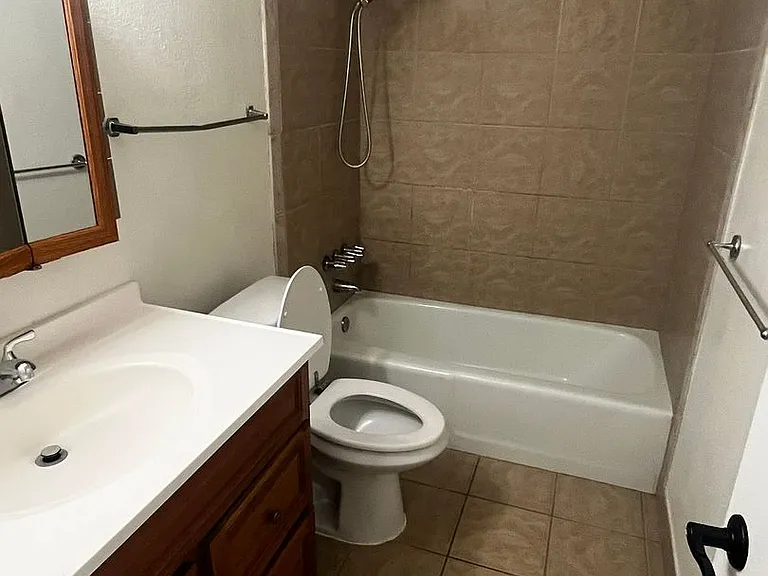90 Mariposa Dr — Photo 11