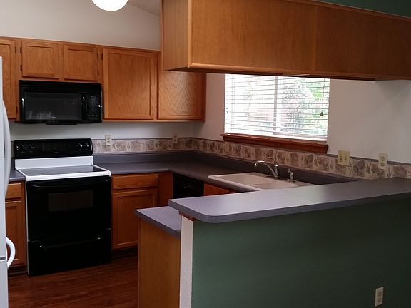 Kitchen with Breakfast Bar