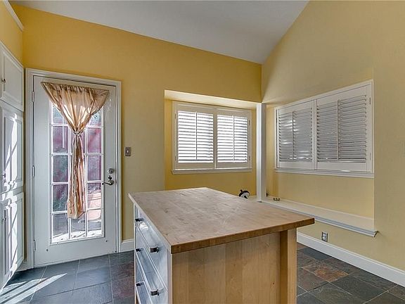 5th image of 7442 Courtside Dr