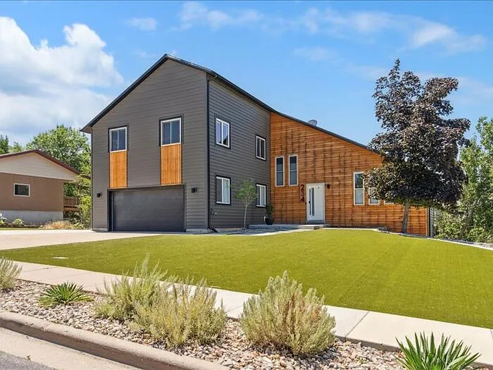 6 bed, 3.5 bath, 3872 sqft, $3,395 — Photo 1