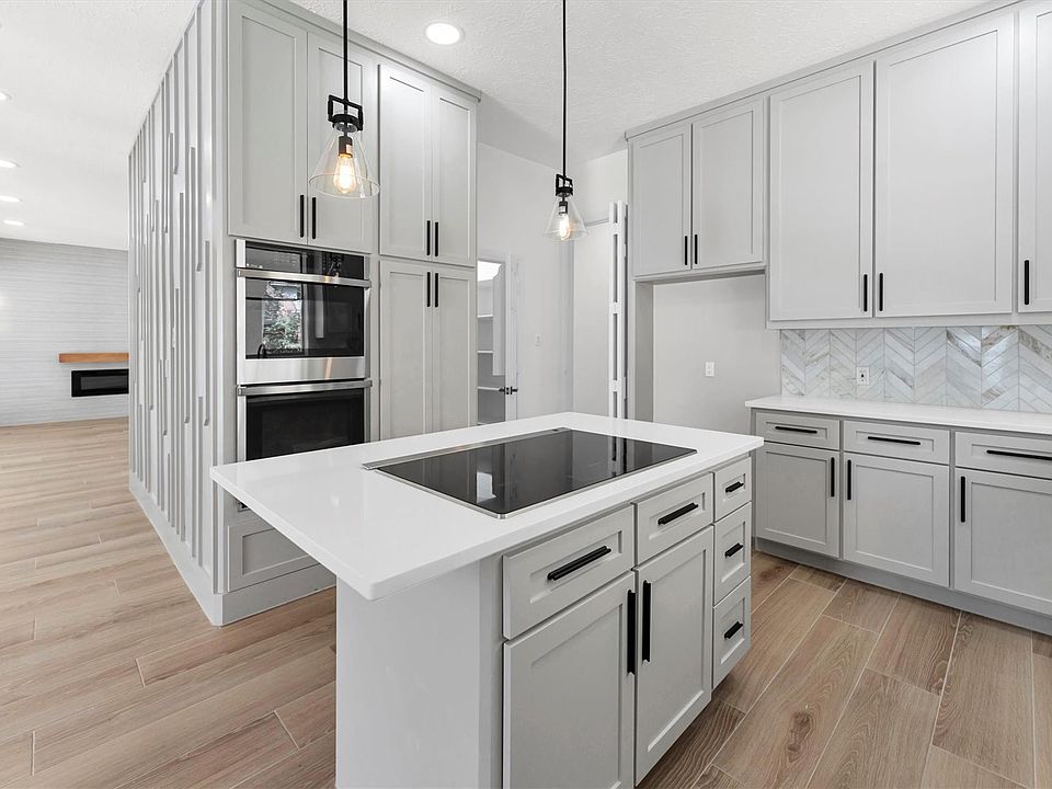 1st image of 30 E Wedgemere Cir