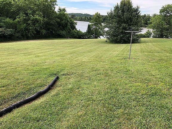4th image of 444 River Bend Dr
