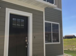 809 14th St SE, Mandan, ND 58554