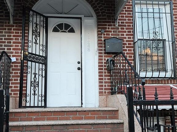 2nd image of 1028 E 93rd St