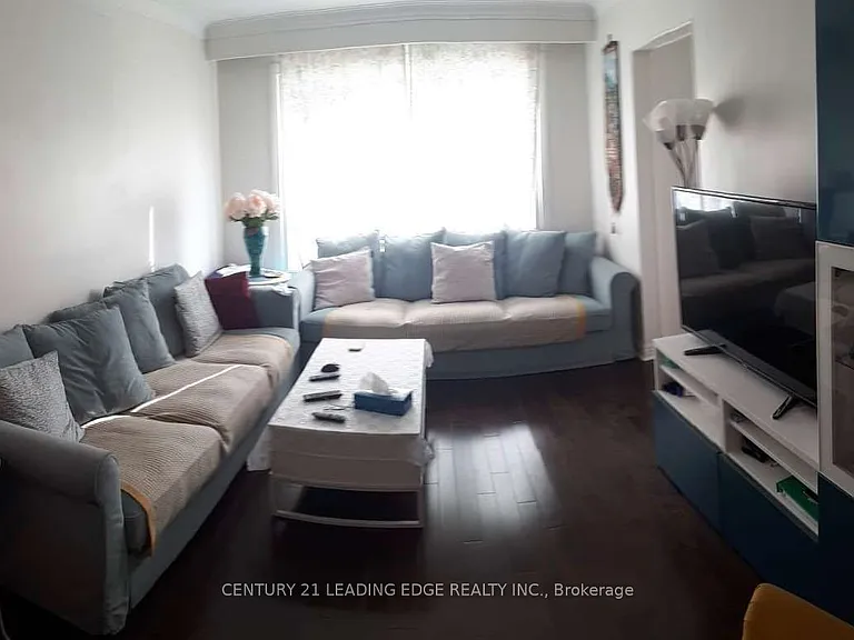 11 White Abbey Park #MAIN FL — Photo 2