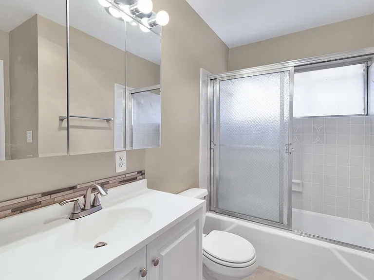 14236 Oxford Pl — Photo 8