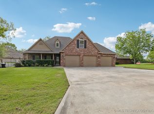 3200 Heritage Dr, Claremore, OK 74017