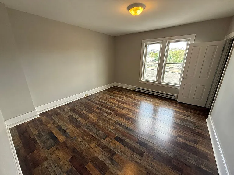 410 Wolf Ave — Photo 12