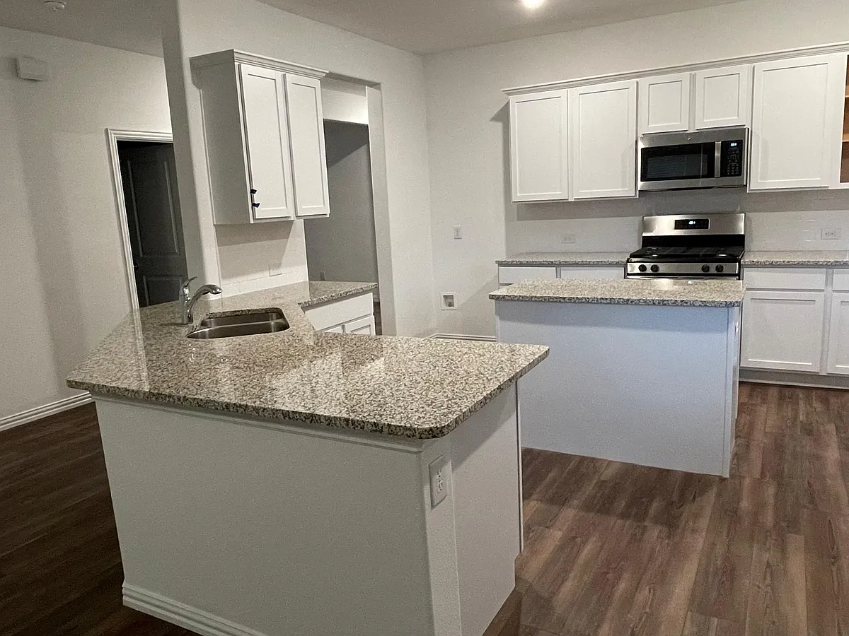 Building Photo - 3700 Milkweed Rd