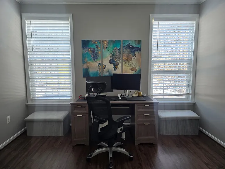 Iris Dr — Photo 17