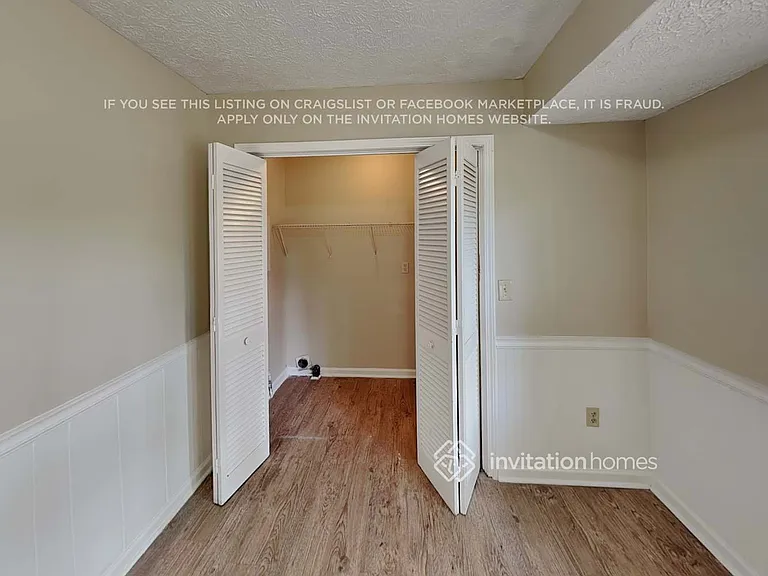 5676 Crestwood Dr — Photo 10